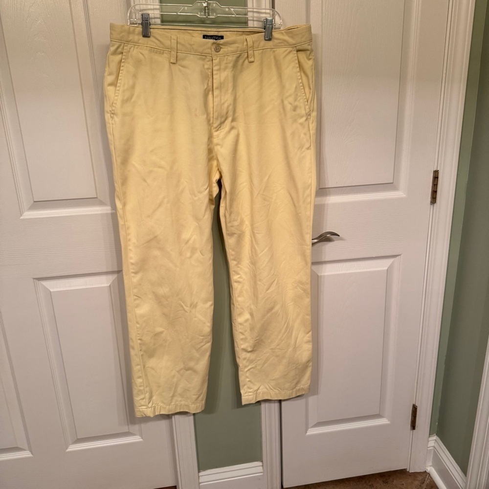 Nautica light yellow Chinos Classic Straight-Leg 100% Cotton Twill 36 x 29
